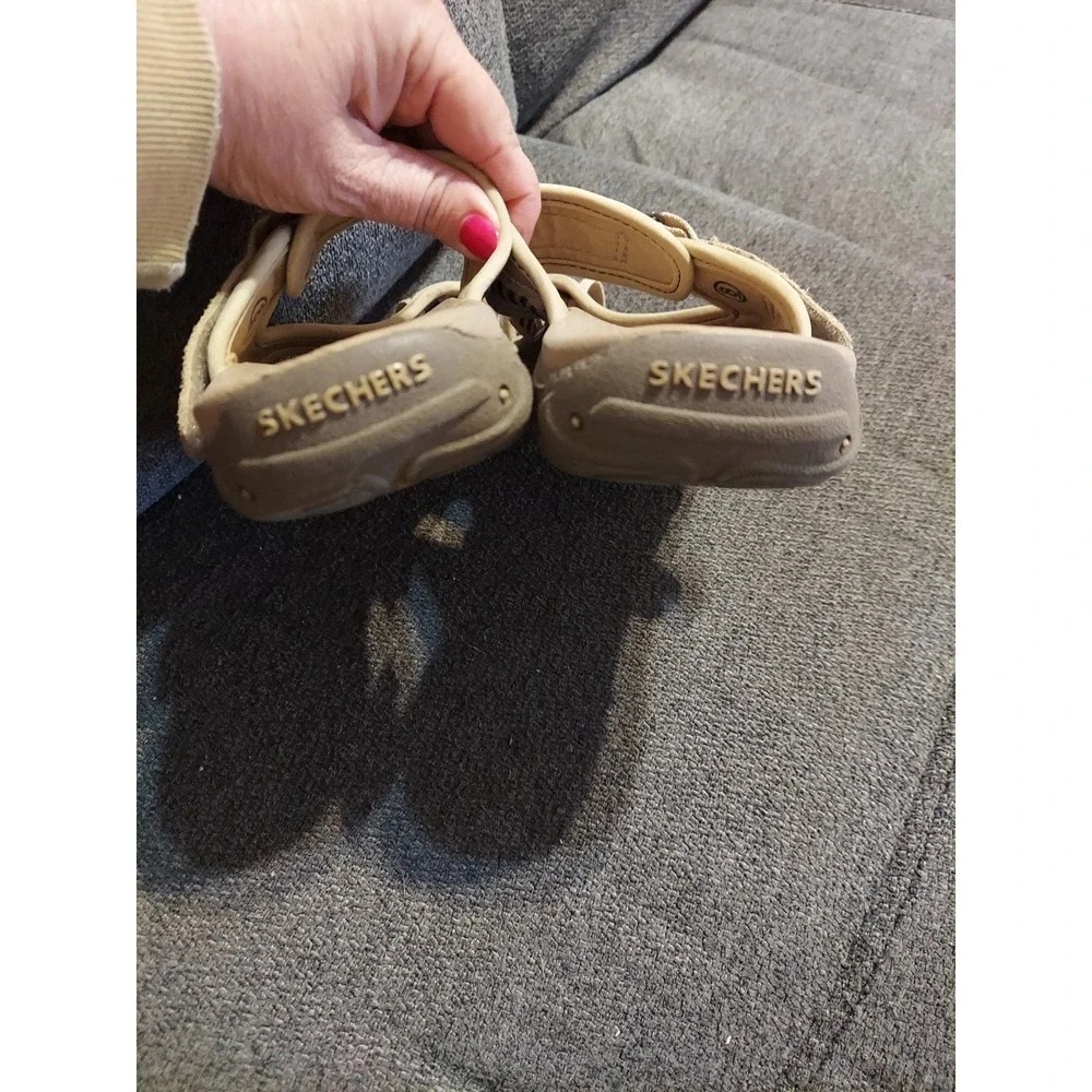 Skechers Women's 8 Reggae All Natural Outdoor Lifestyle Taupe Sandals Adjustable